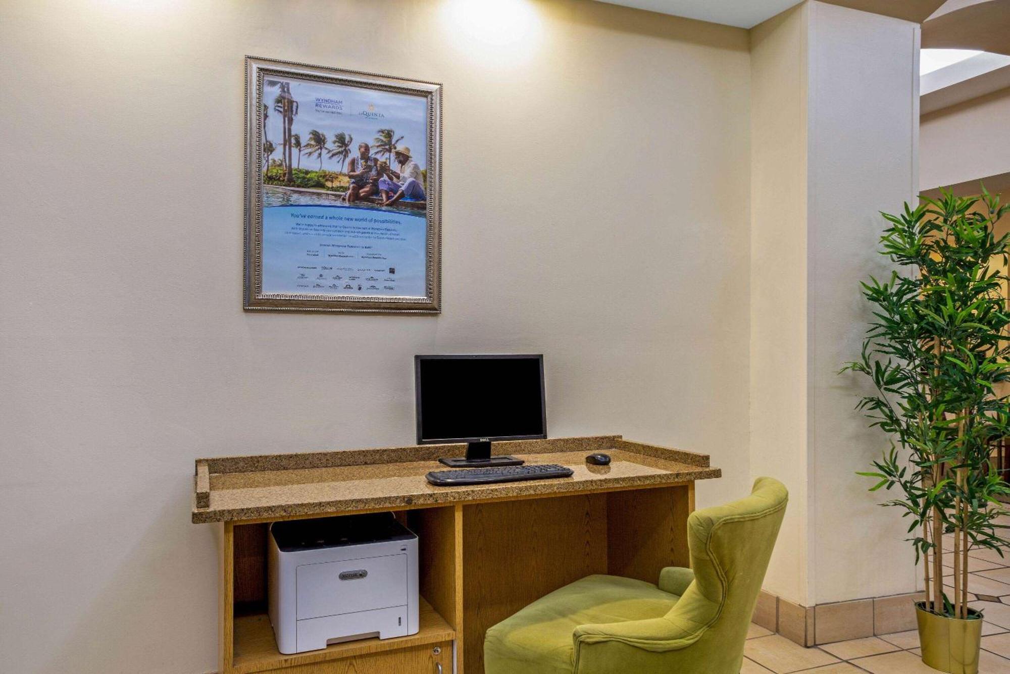 La Quinta By Wyndham New Haven Hotel Luaran gambar
